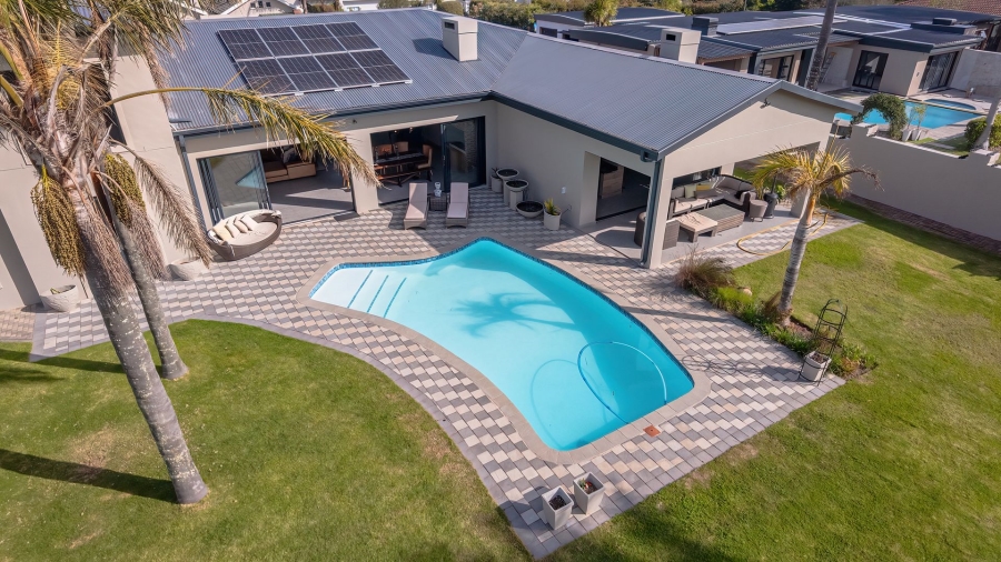 6 Bedroom Property for Sale in Heatherlands Western Cape